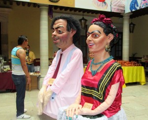 Guanajuato -- Diego and Freida at crafts fair