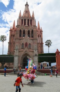 One of the balloon sellers in front of the Parroquia church in San Miguel today 