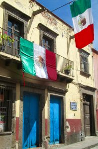 One of countless buildings proudly displaying the flag in San Miguel